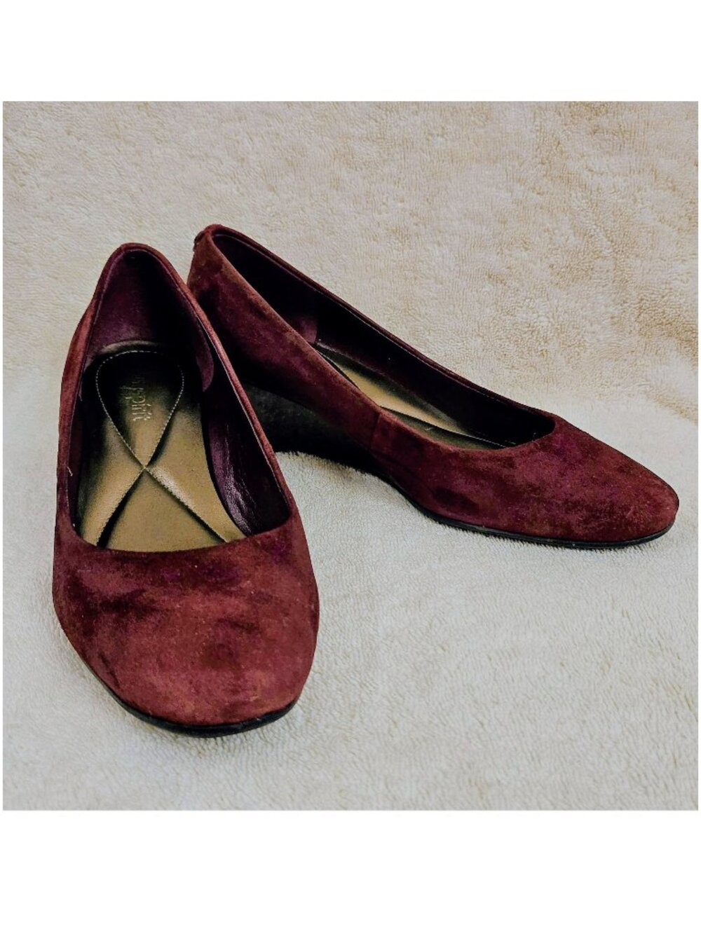 💯 Easy Spirit Solna Wedges in Mahogany Red 💯